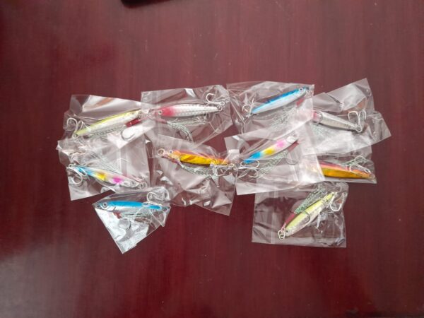 Señuelos de pesca con plantilla de metal – 17 g (Individual)