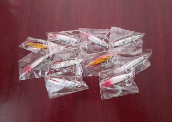 Señuelos de pesca con plantilla de metal – 14 g (Individual)